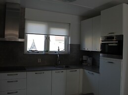 Nice Holiday Home With Garden Near Beach