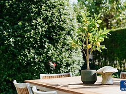 Pet-friendly Villa Retreat