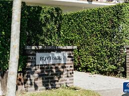 Pet-friendly Villa Retreat