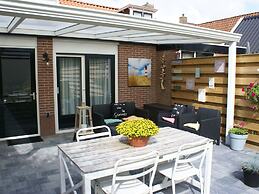 Cottage by Wadden Sea With Scenic Views