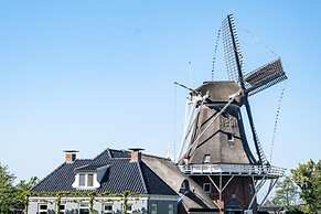 Cottage by Wadden Sea With Scenic Views