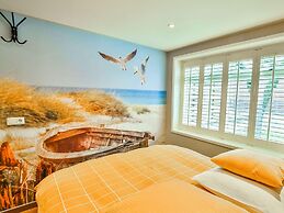 Cottage by Wadden Sea With Scenic Views