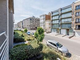 Apartment in St-idesbald Near the Sea