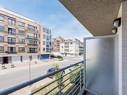 Apartment in St-idesbald Near the Sea