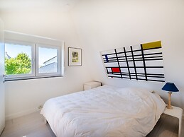 Villa in Koksijde With Sunny Terrace