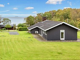 6 Person Holiday Home in Roslev