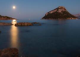 Pittulongu Villa Near Rocce Beach for 4