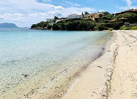 Pittulongu Villa Near Rocce Beach for 4