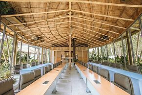 Luxtalay Khanom Hotel