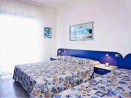 Seaside Sunny Stay With Solarium