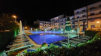 Seaside Sunny Stay With Solarium