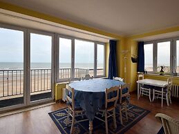 Seaview Stay w/ Parking