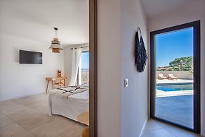 Superb Villa With Pool and sea View