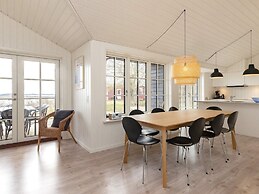 6 Person Holiday Home in Martofte
