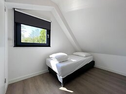 Eco-friendly Villa With Terrace and Garden