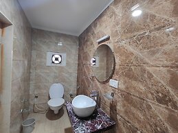 Hotel maharaja international