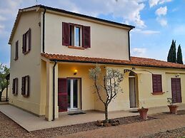 Villa With Private Pool in Piancastagnaio