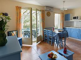Provencal-style Maisonette With Communal Pool