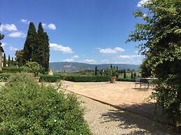 Villa Near Cortona With Pool & Countryside Views