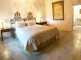 Villa Near Cortona With Pool & Countryside Views