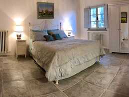 Villa Near Cortona With Pool & Countryside Views