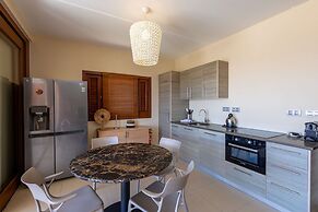 Spanish Water Apartments - Garden View