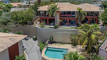 Spanish Water Apartments - Garden View