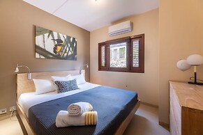 Spanish Water Apartments - Terrace