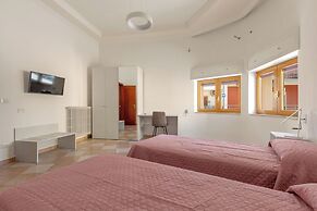 3900 Leccelsa Dimora by Barbarhouse
