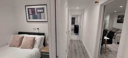 Modern 2 Bedroom Apartments - Camberley