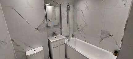 Modern 2 Bedroom Apartments - Camberley