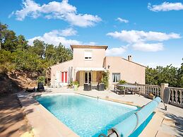 Villa in Vidauban With Pool and BBQ Terrace