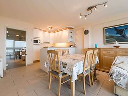 Apartment in Zeedijk With Sea View