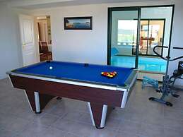 Scenic Villa in Moelan sur mer With Sauna