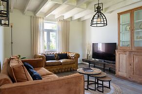Heritage House 2 km From the Beach in Lissewege