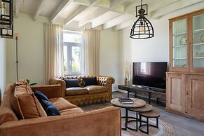 Heritage House 2 km From the Beach in Lissewege