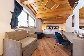 Kyrr Smart Mountain Retreat
