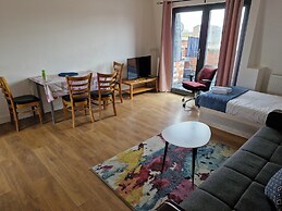 Apartment Sleeps 2 With Free Parking