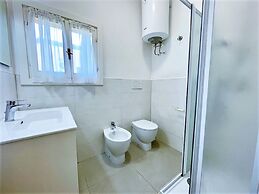 Nice Villa in Caorle With Balcony