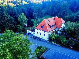 Elegante Ferienwohnung mit Aussenpool Schwarzwald