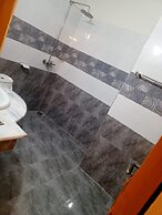 Impeccable 3-bed Apartment in Lahore