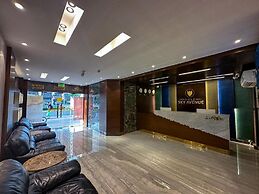 Gold Sky Avenue Hotel