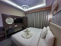 Gold Sky Avenue Hotel