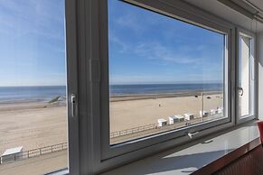 Stunning Apartment With Phenomenal sea View