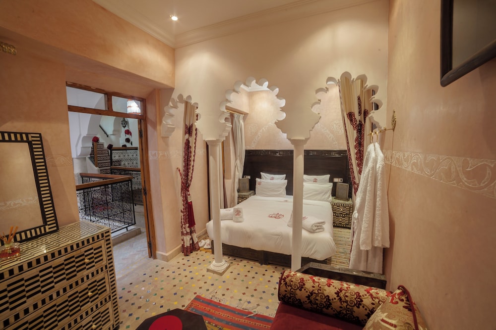Riad Ikalimo 1