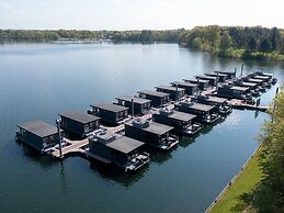 Houseboat Mookerplas With a View