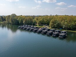 Houseboat Mookerplas With a View