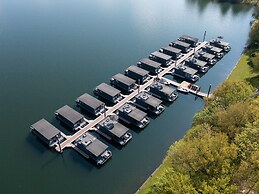 Houseboat Mookerplas With a View