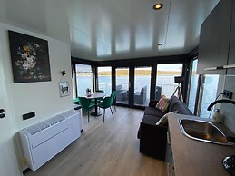 Houseboat Mookerplas With a View