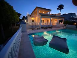 Villa With Heated Pool